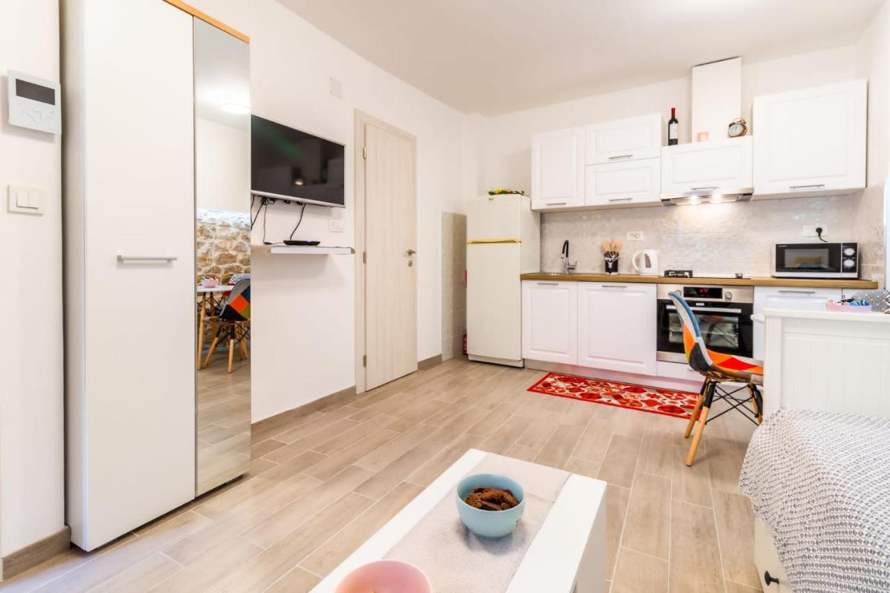 Kaštela Studio Apartman Mirela Kastel Stafilic מראה חיצוני תמונה