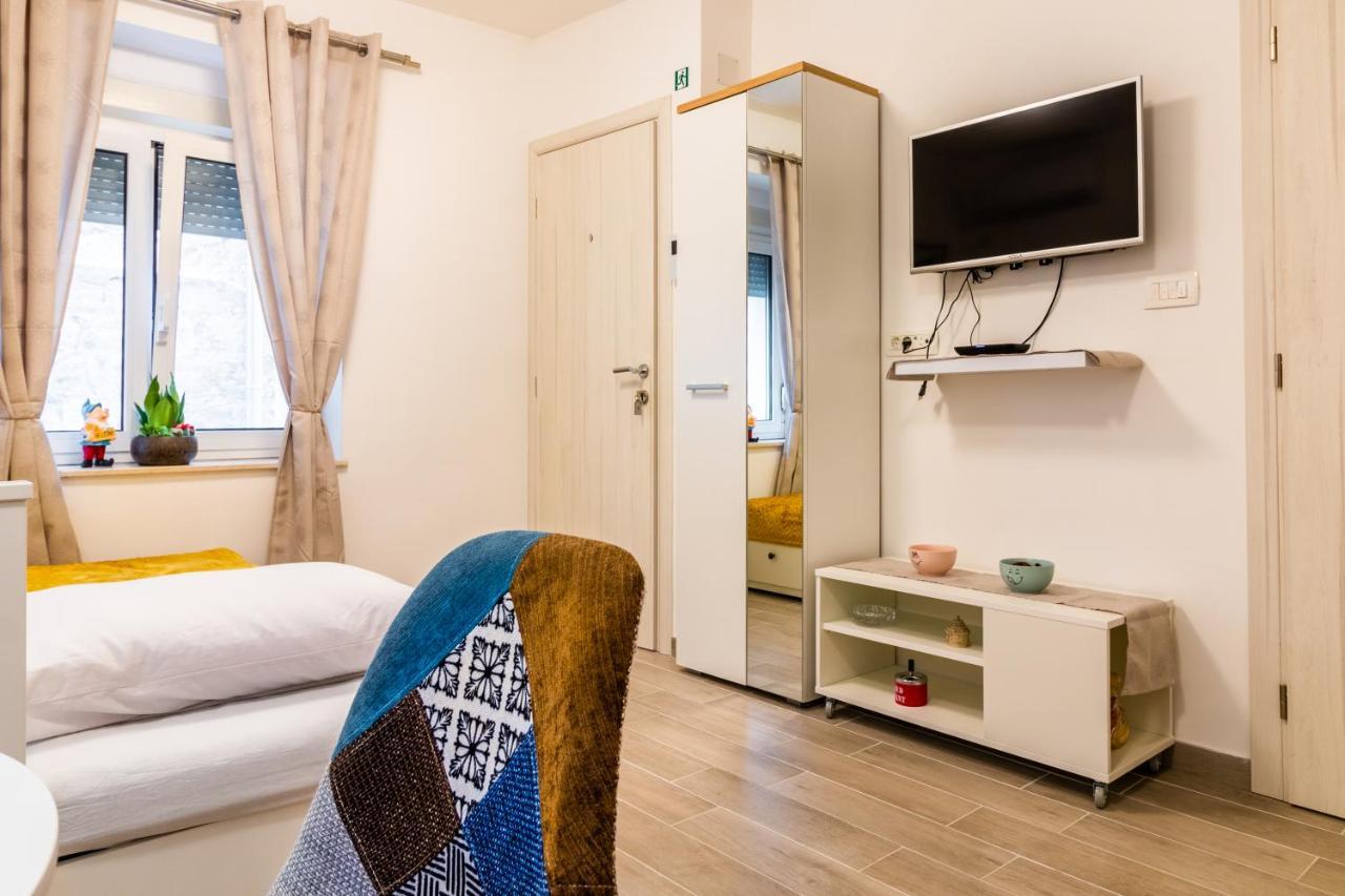 Kaštela Studio Apartman Mirela Kastel Stafilic מראה חיצוני תמונה