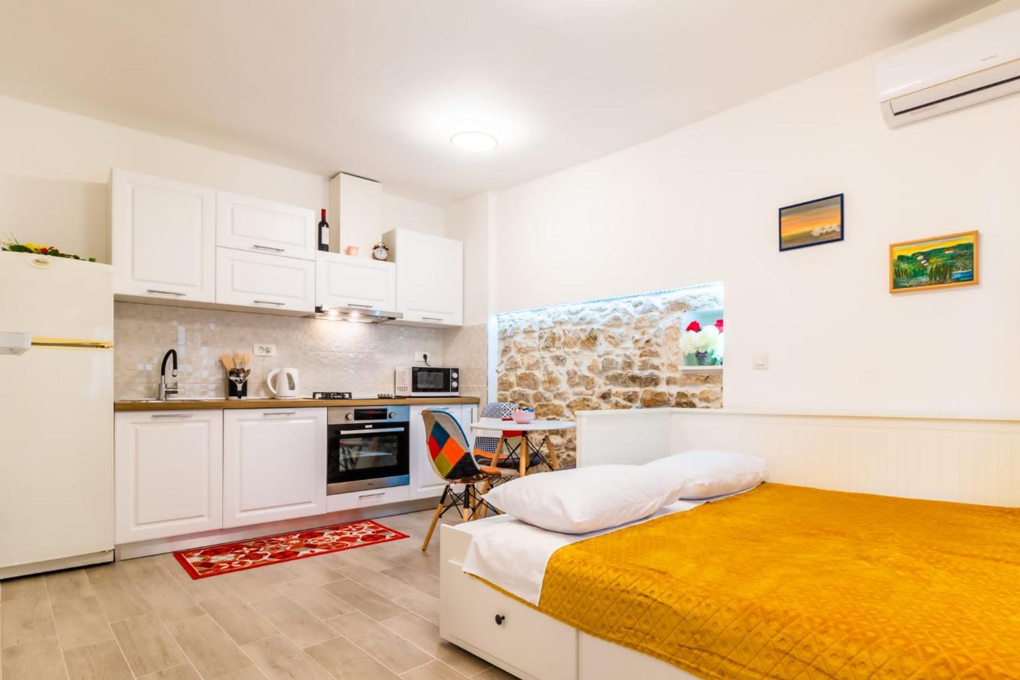 Kaštela Studio Apartman Mirela Kastel Stafilic מראה חיצוני תמונה